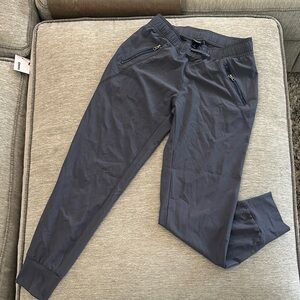 Patagonia Girl's Foxglenn Dark Gray Joggers Large -12